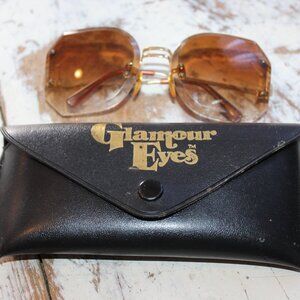 Vintage Solarmates Glamour Eyes Sunglasses Big Wire Frames Amber Lens Case Nice